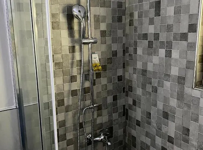 Lucas 2 Тирана